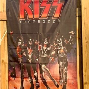 KISS FLAG/ BANNER 3' X 5' BRAND NEW 100D POLYESTER WALL DECOR, ROOM DECOR